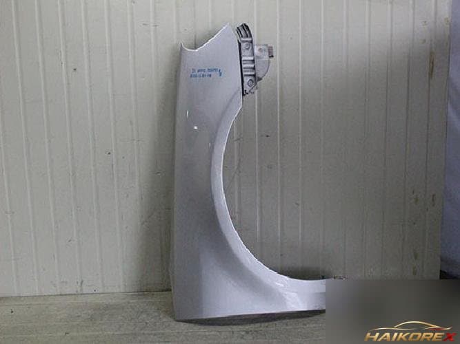 Ford Five Hundred 2007 — крыло правое
