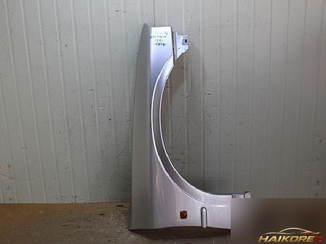 Ford LS 2004 — крыло правое