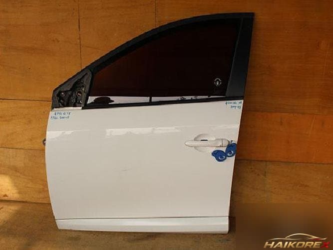 Renault SM3 2011 — передняя дверь левая
