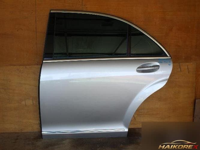 Mercedes-Benz S-Class 2006 — дверь задняя левая