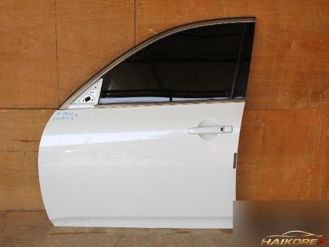 Nissan GT-R 2007 — передняя дверь левая