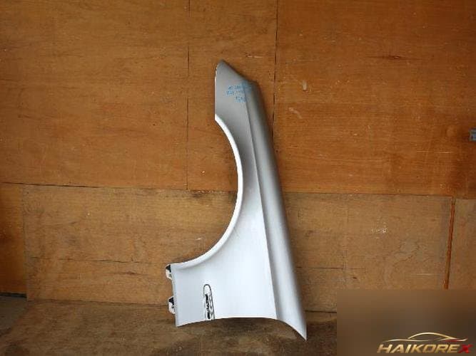 Mercedes-Benz E-класс 2005 — крыло левое