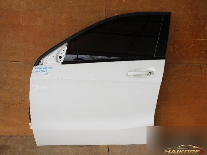 Mercedes-Benz A-Class W176 2014 — дверь передняя левая