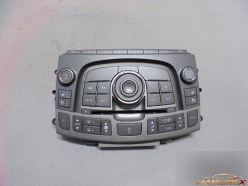 Автомагнитола AM/FM стерео с CD-плеером 22752145
