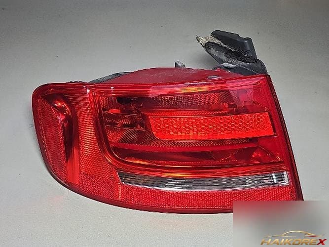 Audi A4 2009 — задний фонарь левый наружный 8K5945095D