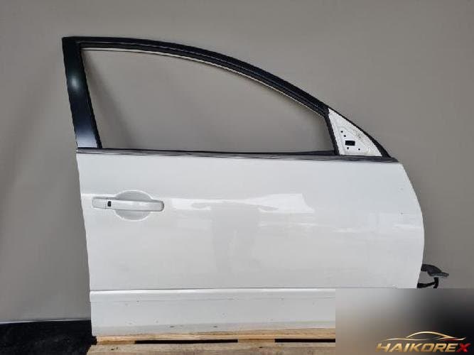 Nissan Altima 2010 — дверь передняя правая