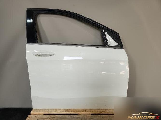 Mercedes-Benz B-Class 2012 — дверь передняя правая