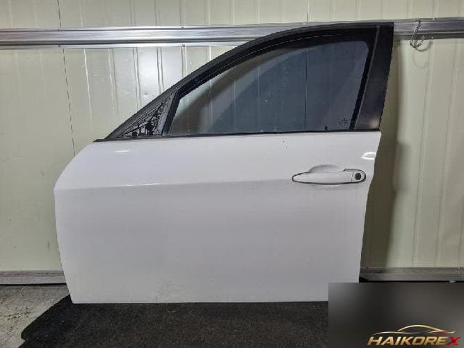 BMW 3 Series 2011 — дверь передняя левая (водителя)