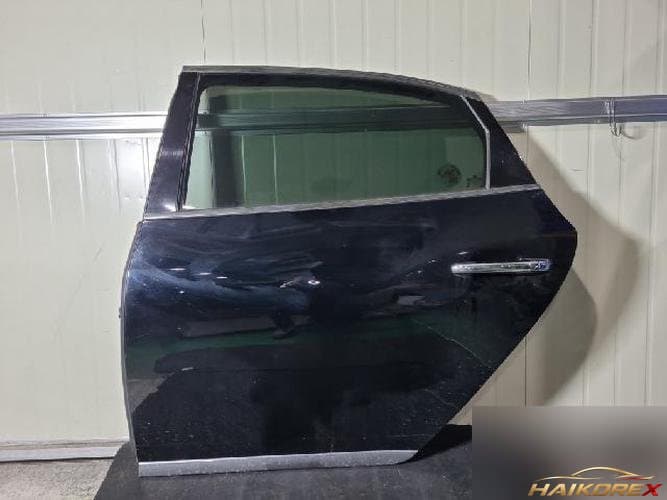 Hyundai Equus 2010 — дверь задняя левая