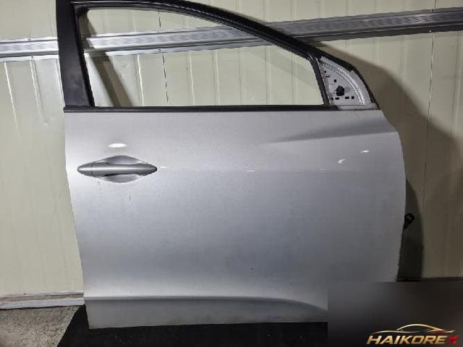 Hyundai Tucson 2011 — передняя дверь правая