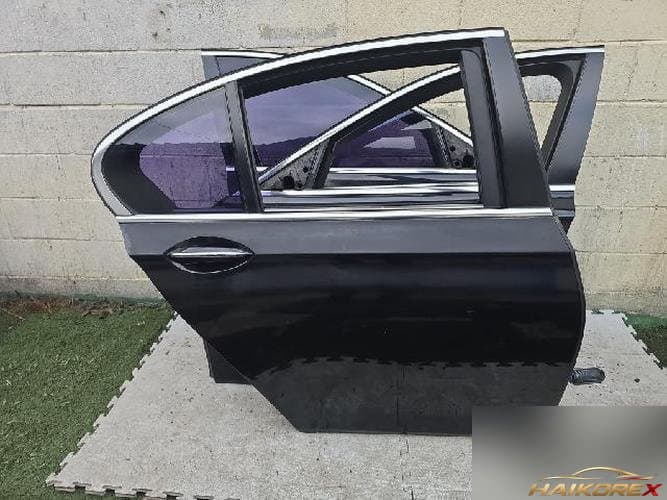 BMW 7-Series 2011 — задняя дверь правая