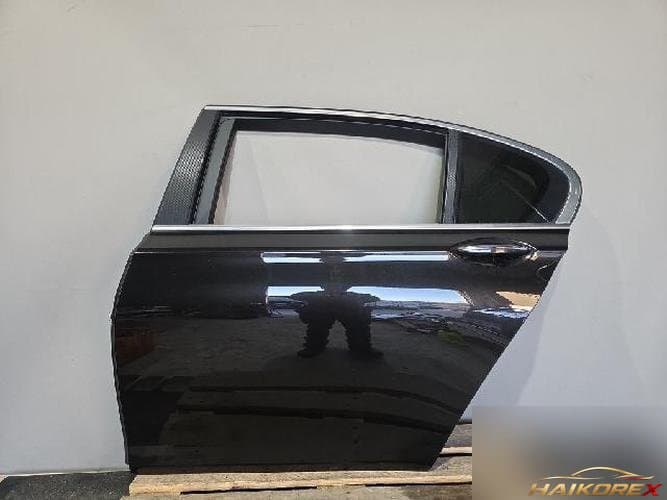 BMW 7 Series 2010 — задняя дверь левая