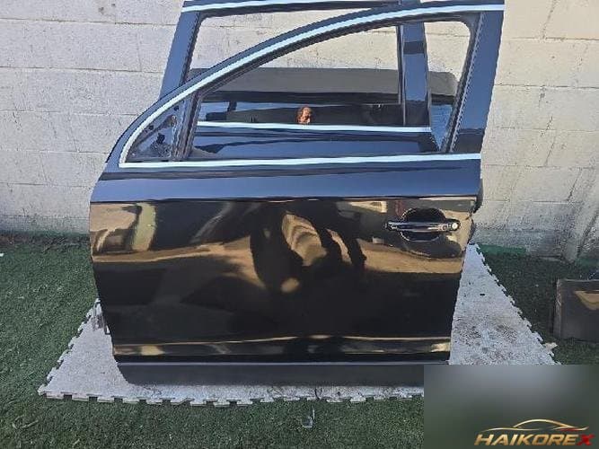 Audi Q7 2009 — дверь передняя левая