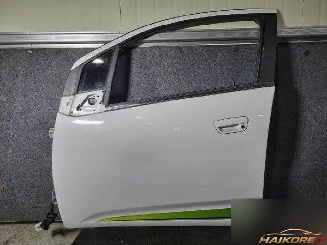 Chevrolet Spark 2014 — передняя дверь левая (водительская) со стеклом