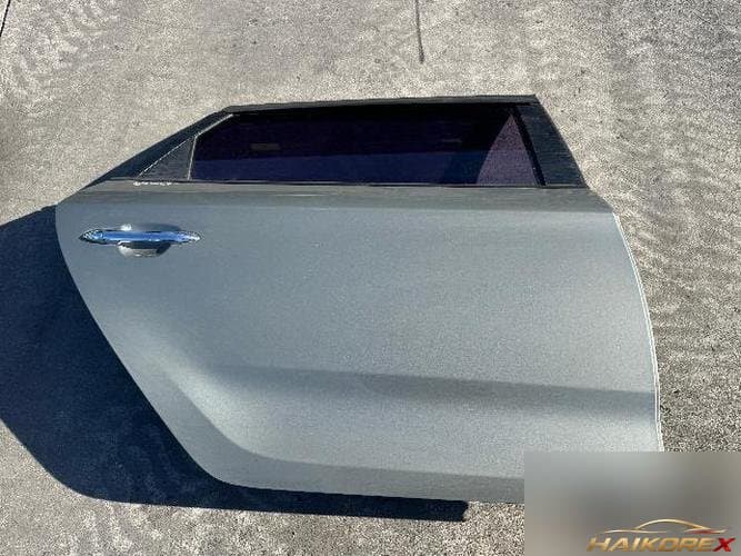 Kia Carens 2014 — дверь задняя правая