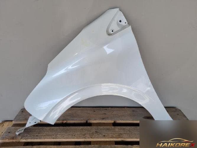 Peugeot 208 2015 — крыло левое