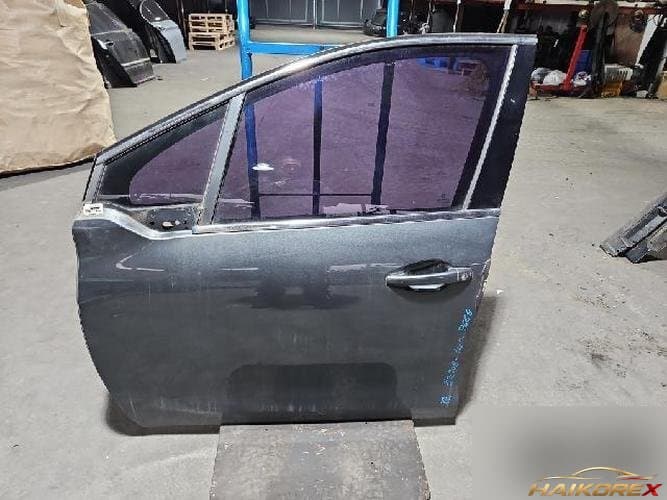 Peugeot 208 2014 — передняя дверь левая 9807820780