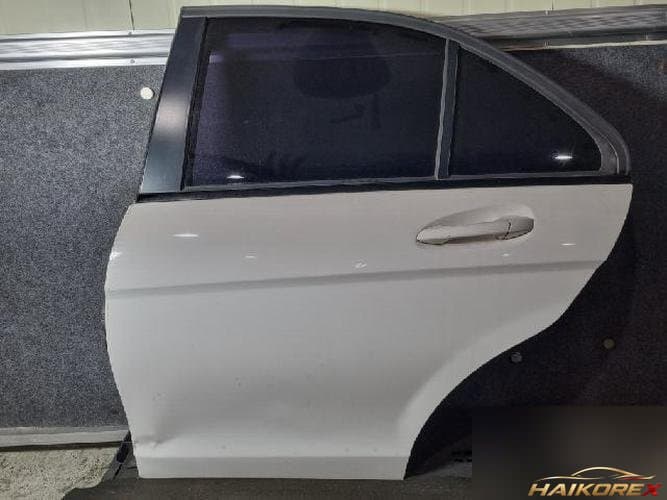 Mercedes-Benz C-Class 2014 — дверь задняя левая
