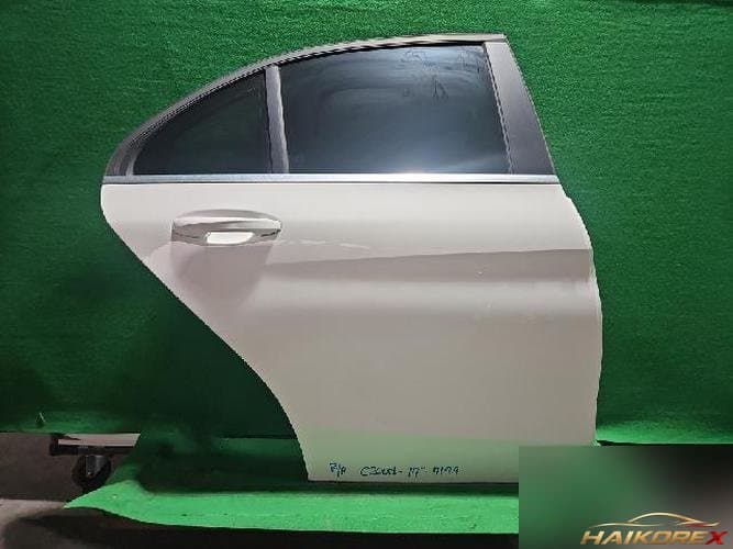Mercedes-Benz C-Class 2017 — дверь задняя правая A2057300205