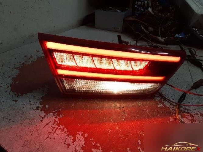 Kia K5 2015 — задний фонарь внутренний левый 92403-D4270
