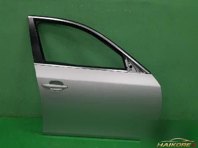 BMW 5 Series 2009 — передняя дверь правая