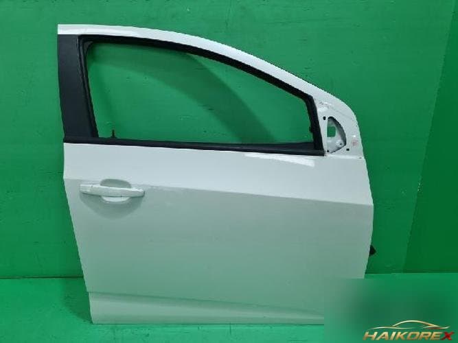 Chevrolet Aveo 2015 — передняя дверь правая