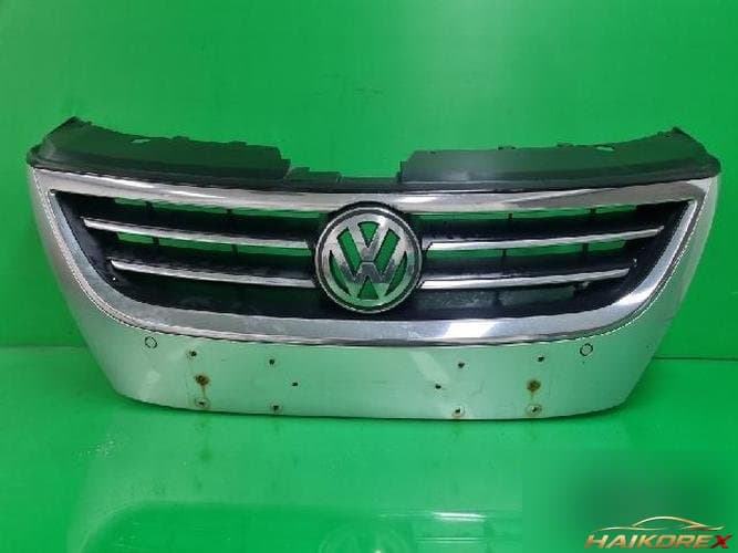 Volkswagen CC 2010 — решетка радиатора 3C8 853 651