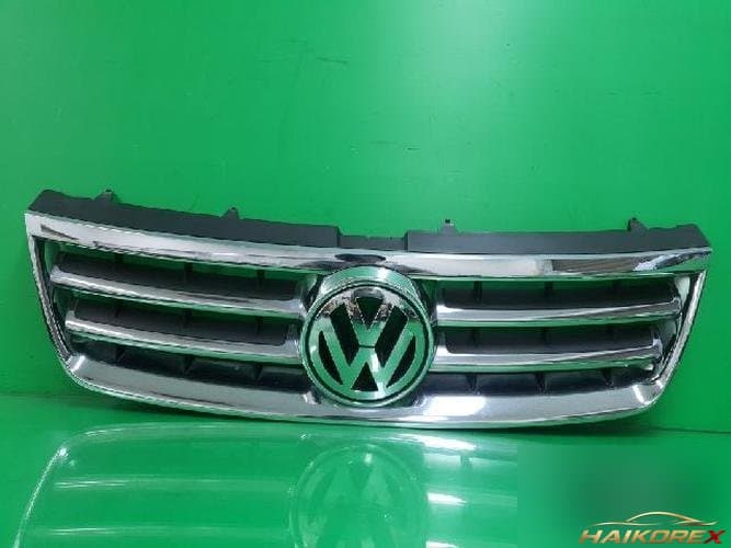Volkswagen Touareg 2006 — решётка радиатора 7L6 853 601 A