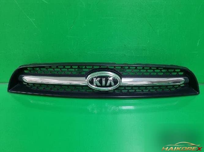 Kia Carens 2008 — решетка радиатора 86370 1D000 1