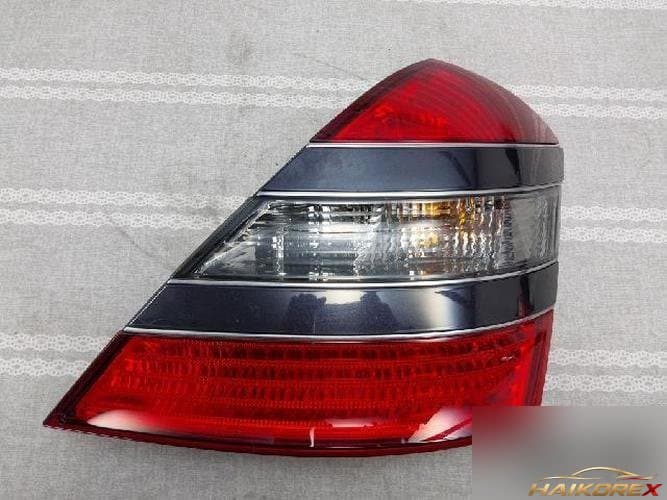 Mercedes-Benz S-Class 2009 — комбинированный фонарь задний правый (пассажирский) A2218200266