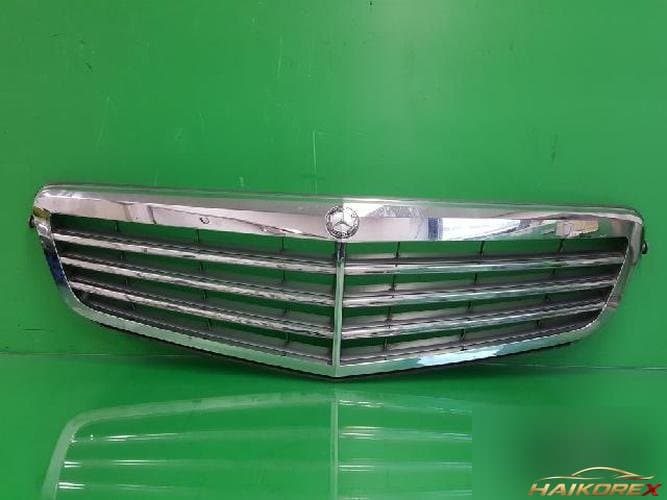 Mercedes-Benz C-Class 2009 — решётка радиатора