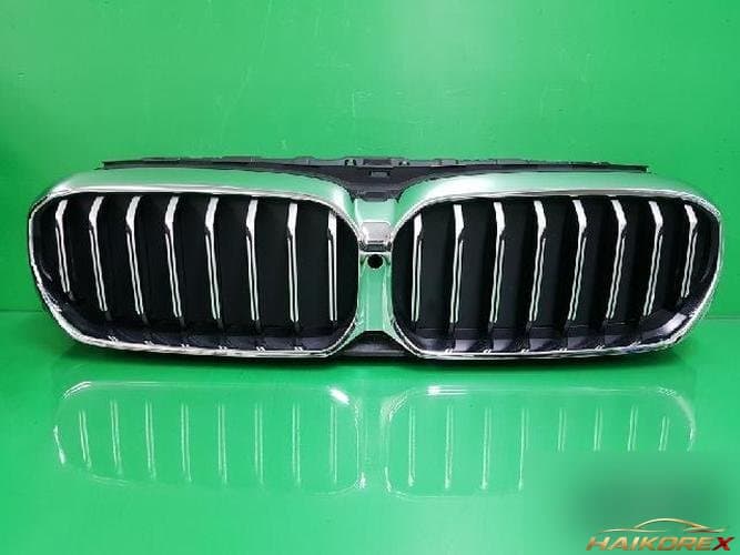 BMW 5 Series 2021 — решётка радиатора