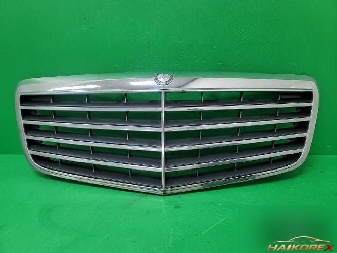 Mercedes-Benz E-класс 2007 — решётка радиатора