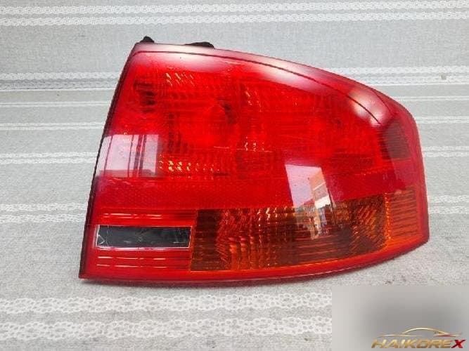 Audi A4 2007 — фонарь задний комбинированный правый (пассажирский)
