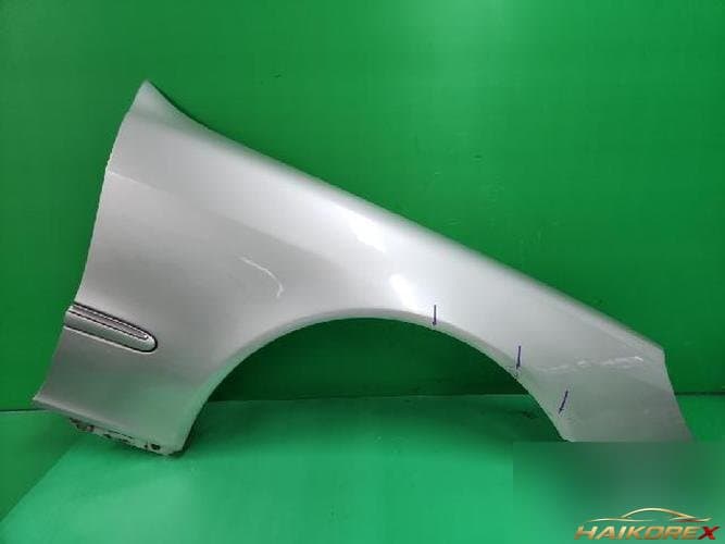 Mercedes-Benz S-Class 2004 — крыло правое