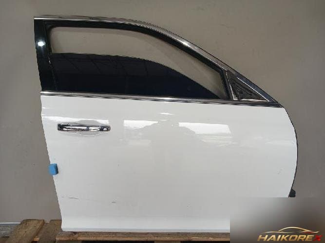 Chrysler 300 2014 — передняя дверь правая