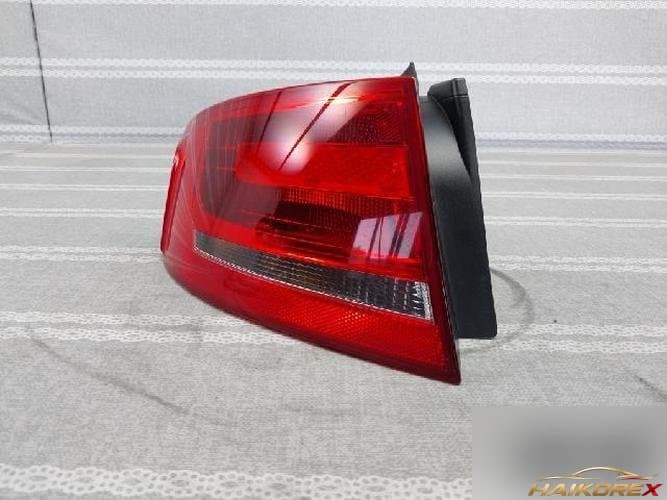 Audi A4 2009 — задний комбинированный фонарь левый (водительский) 2