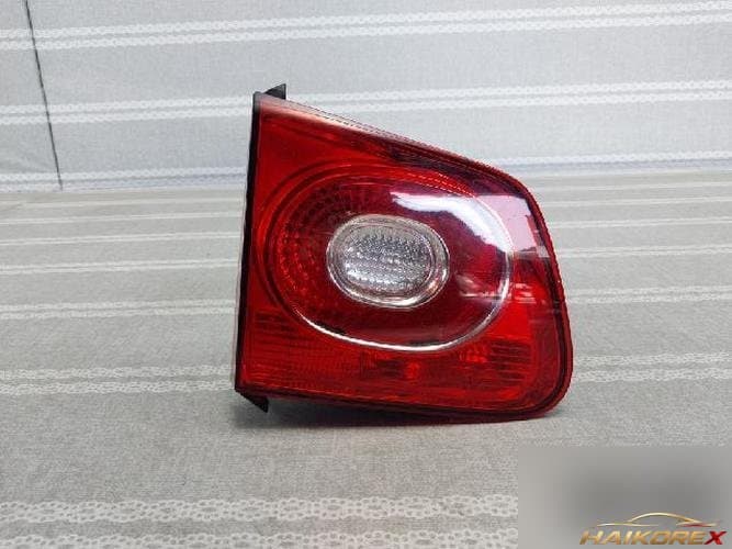 Volkswagen Tiguan 2011 — обивка левой задней двери 5N0 945 093 B
