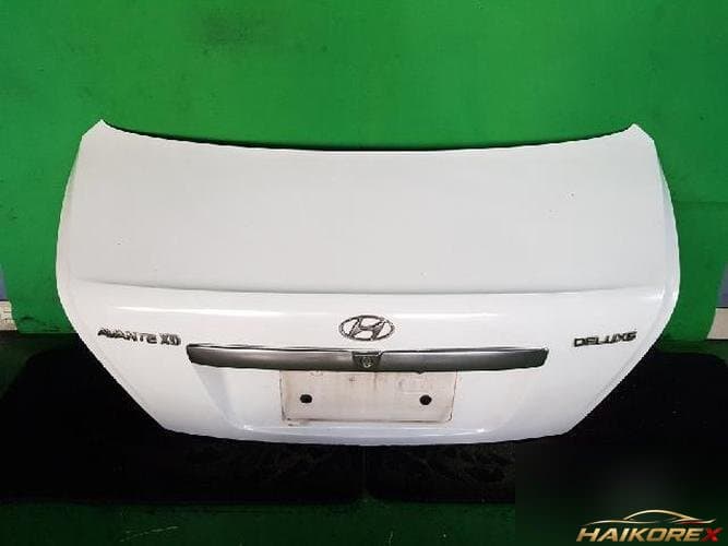 Hyundai Avante 2002 — крышка багажника белая