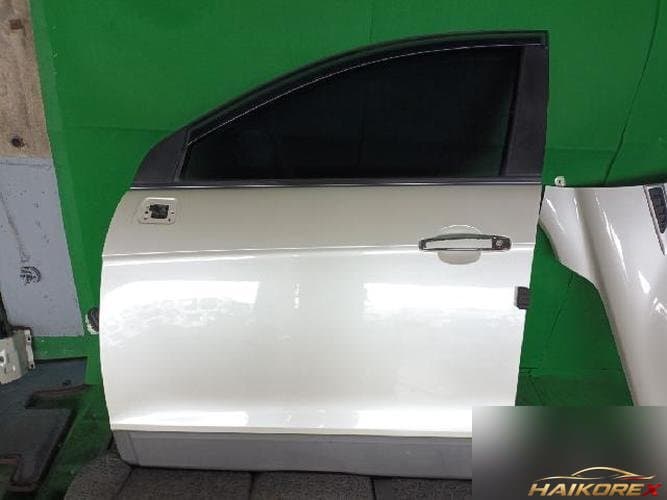 Chevrolet Captiva 2011 — переднее левое дверь в сборе