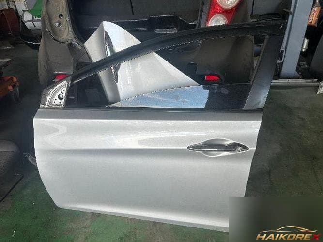 Hyundai Avante 2012 — передняя дверь левая