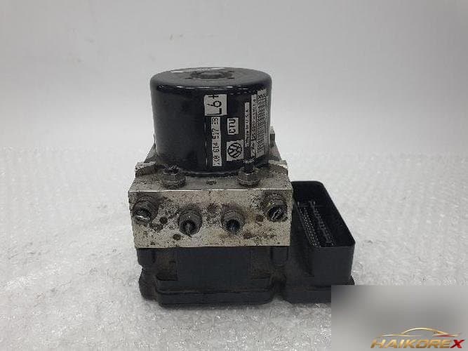 Volkswagen Passat 2012 — блок ABS 1K0 907 379 BL