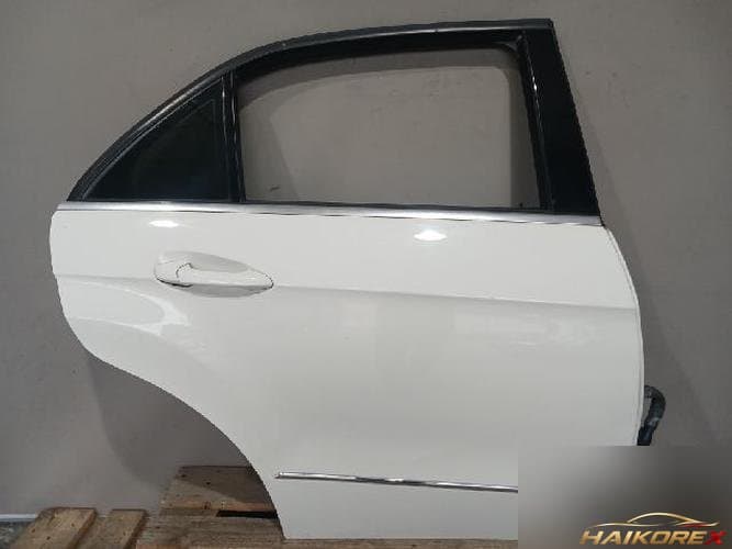 Mercedes-Benz E-Class 2011 — дверь задняя правая