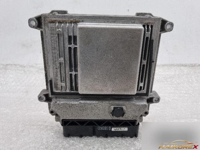 Hyundai i30 2009 — блок управления двигателем ECU 39122-2B002