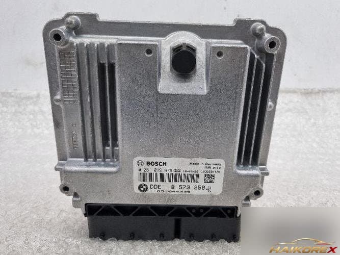 BMW 1 Series 2013 — блок управления двигателем ECU DDE 8 573 258-01