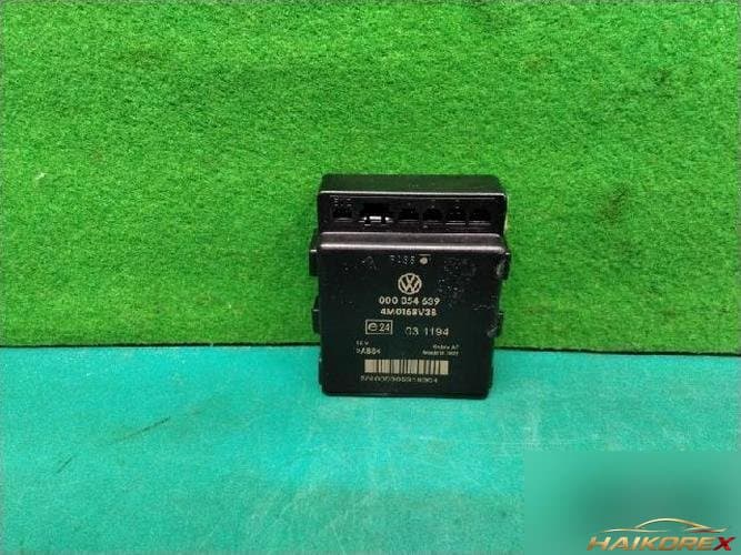 Volkswagen Passat 2015 — модуль парковки PDC 000054639