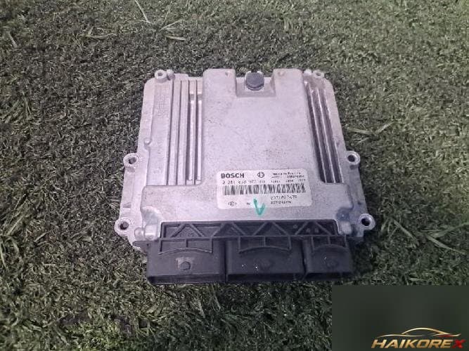 Renault QM3 2014 — блок управления двигателем ECU 237102747R