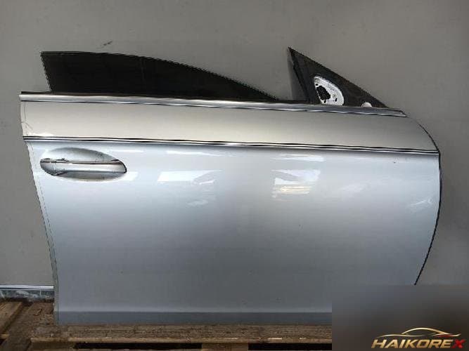 Mercedes-Benz CLS-Class 2010 — дверь передняя правая