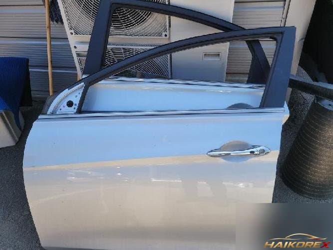 Hyundai Sonata 2010 — дверь передняя левая
