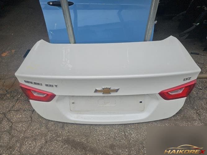 Chevrolet Malibu 2017 — крышка багажника